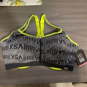 Victoria Secret knock out front close sport bra
